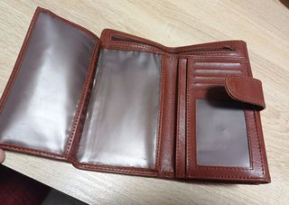 Cartera monedero de piel marrón