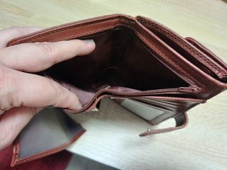 Cartera monedero de piel marrón