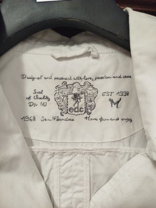 Gabardina blanca