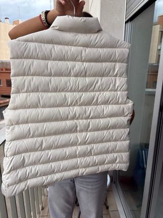 Chaleco plumífero blanco Mango Talla M mango Teen
