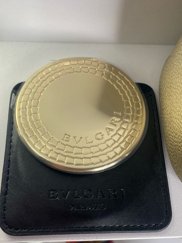 Neceser y espejo Bvlgari dorado y turquesa
