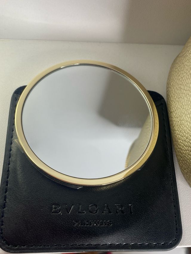 Neceser y espejo Bvlgari dorado y turquesa