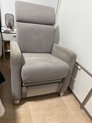 Sillón reclinable de tela gris