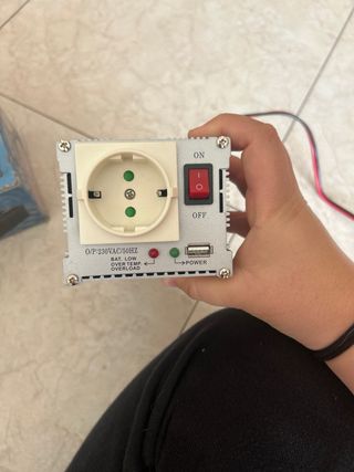 Inversor de Corriente 24v DC a 230v AC