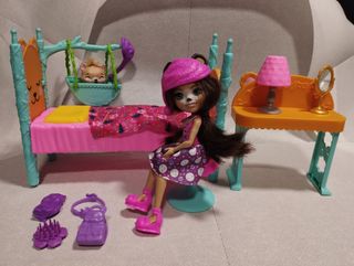 Muñeca Enchantimals con mascota y accesorios