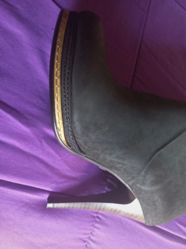 Botas altas de tacón negras