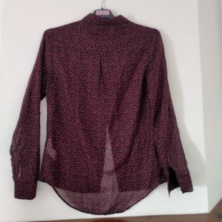 Camisa morada estampada