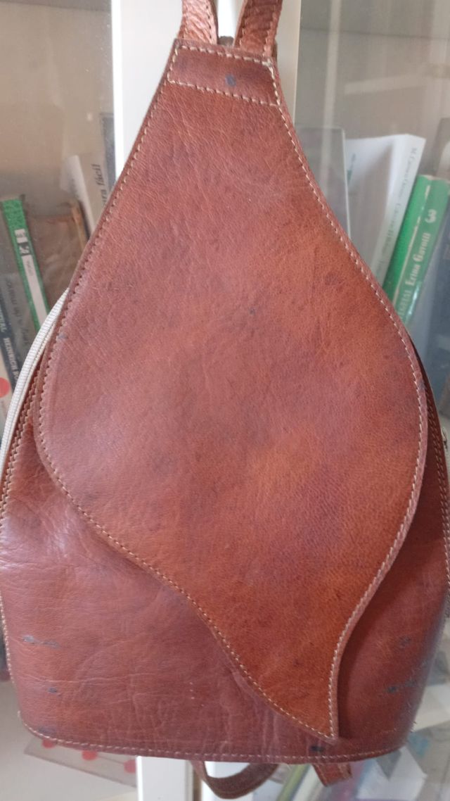 Mochila de cuero artesanal