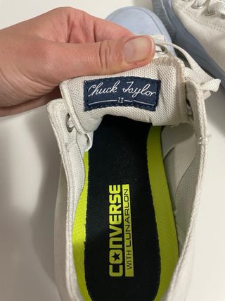 Zapatillas Converse Blancas y Azules