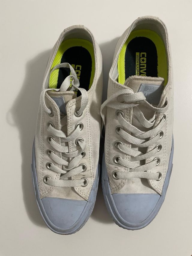 Zapatillas Converse Blancas y Azules
