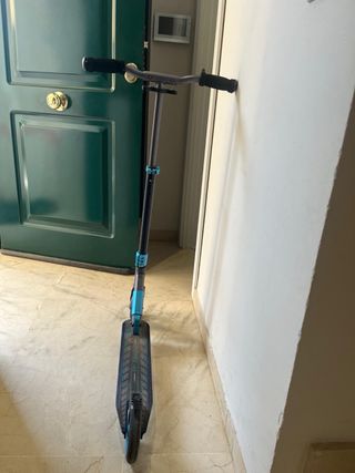 Patinete Negro y Azul