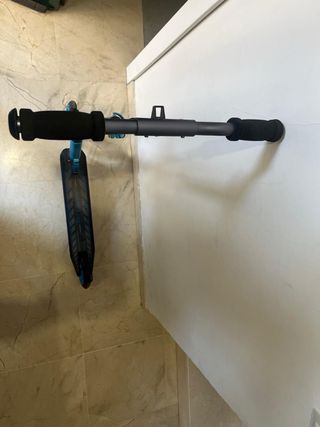 Patinete Negro y Azul