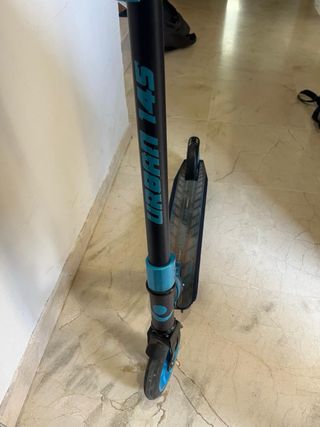 Patinete Negro y Azul