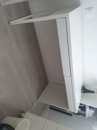 Escritorio Ikea MICKE + Regalo Lámpara