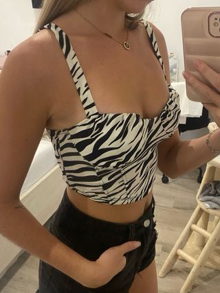 Top de tirantes con estampado cebra