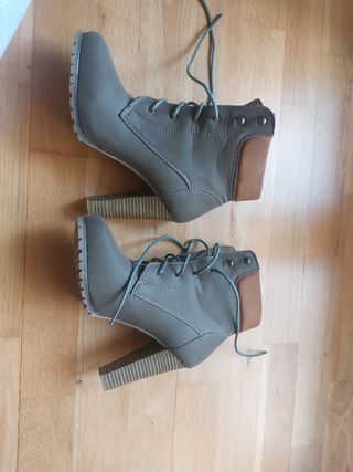 Botines tacón verde Marypaz