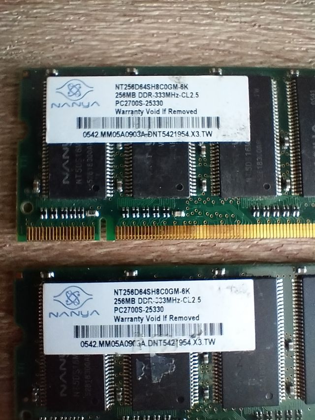 2x Nanya 256MB DDR-333MHz PC2700S-25330 RAM