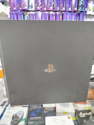 PS4 Pro 1TB + 3 Mandos