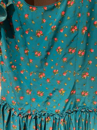Traje de flamenca azul con flores. Talla 42-44. 