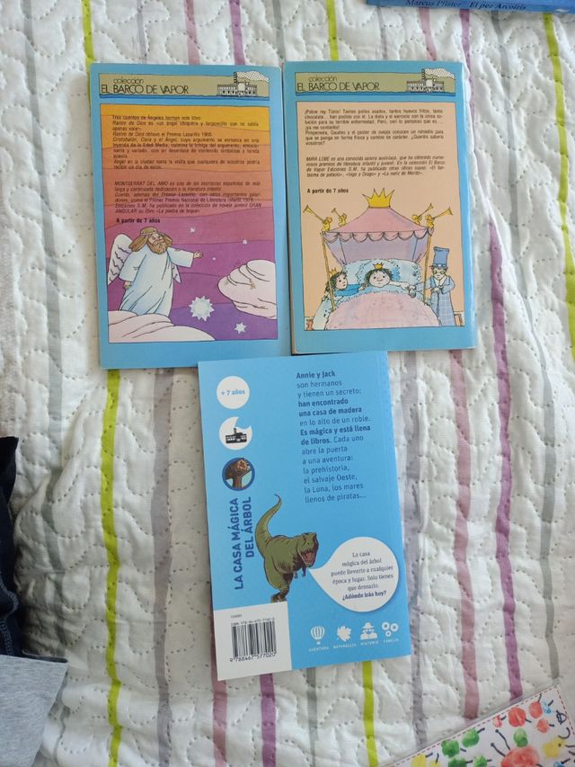 El rey Tunix, Que vienen los dinosaurios y Rastro