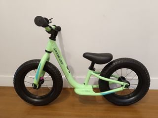 Bicicleta Specialized HOTWALK + casco specialized 