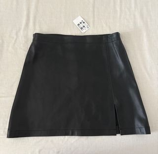 Minifalda negra efecto piel Talla S