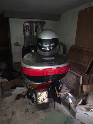 Suzuki Burgman 400 Scuterone