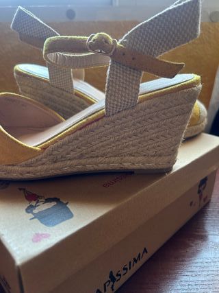 Sandalias esparto amarillas Mussi