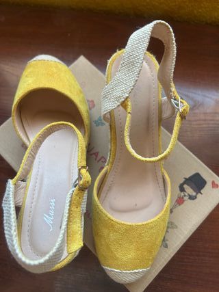 Sandalias esparto amarillas Mussi