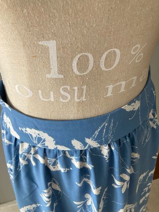 Falda Polin et Moi azul floral. un solo uso.