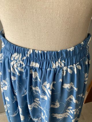 Falda Polin et Moi azul floral. un solo uso.