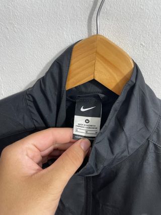 ¡¡OFERTA! Talla M Chaqueta Nike Málaga Impermeable