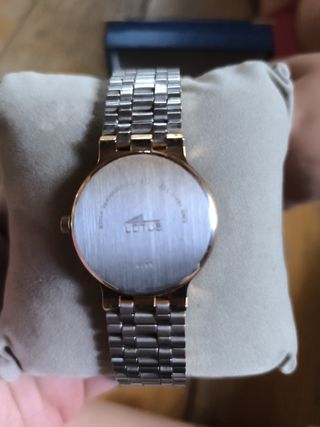 Reloj Lotus Dorado
