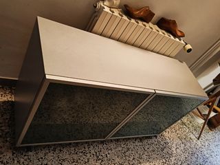 Mueble Vitrina IKEA con puertas cristal