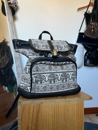 Mochila con estampado de elefantes
