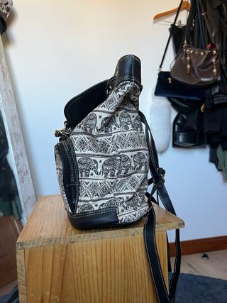 Mochila con estampado de elefantes