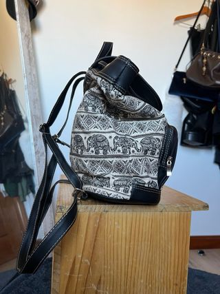 Mochila con estampado de elefantes