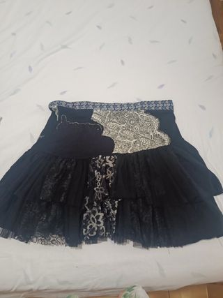 Minifalda Desigual gótica