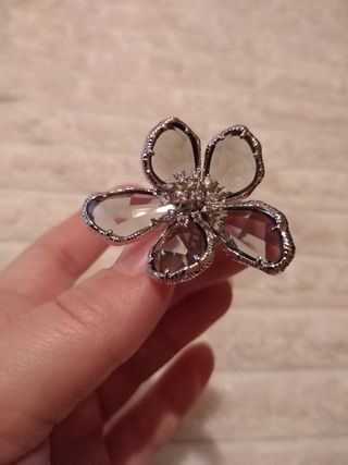 Anillo Flor Plateado y Gris
