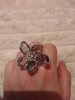 Anillo Flor Plateado y Gris