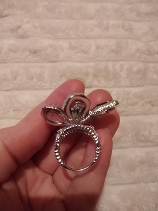 Anillo Flor Plateado y Gris