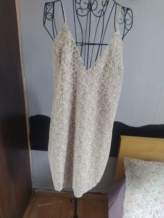 Vestido recto beige
