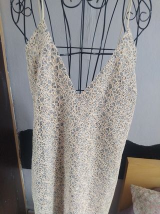 Vestido recto beige
