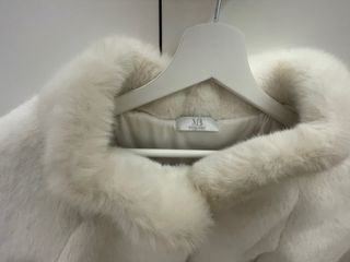 Abrigo Rosa Clara Blanco Talla L.