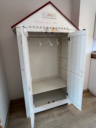 Armario infantil madera hecho a mano