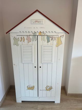Armario infantil madera hecho a mano
