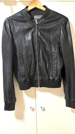 Chaqueta de piel estilo bomber negra
