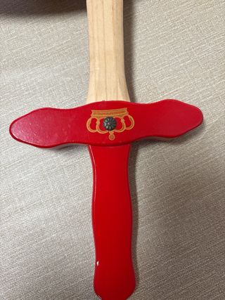 Espada y escudo de madera para niños