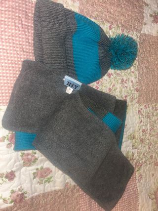 Gorro y bufanda Kiabi dos colores.
