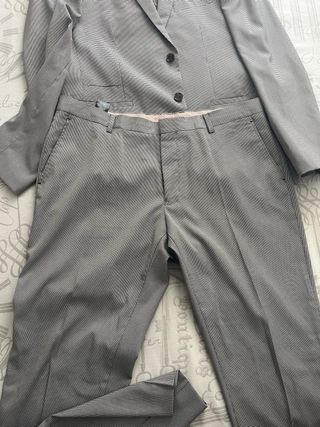 Traje Gris Talla 56 Chaqueta y Pantalón